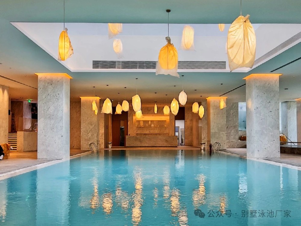 室內(nèi)恒溫游泳池總濕漉漉？這款恒溫除濕設(shè)備救大命!