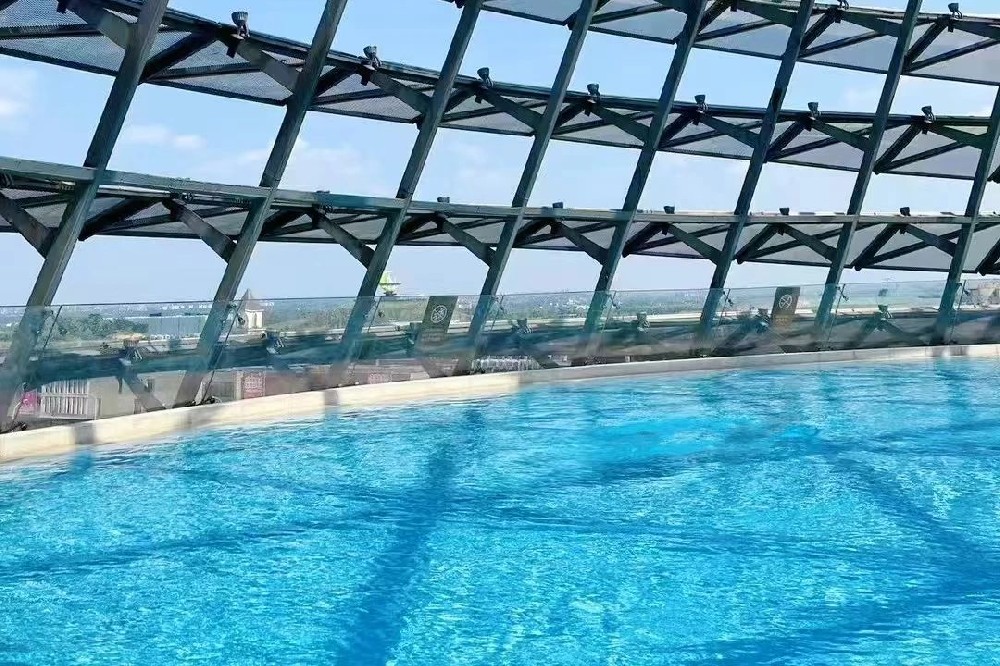 告別室內(nèi)游泳池潮濕煩惱，恒溫除濕設(shè)備來幫忙！